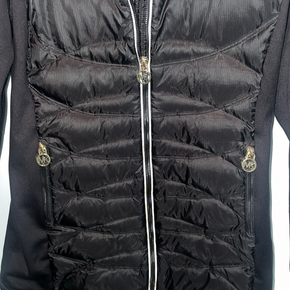 Michael Kors women’s coat size medium. Great condition. - Picture 4 of 4